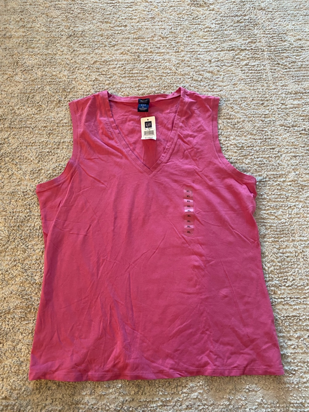 Gap Women's V-Neck Sleeveless Top in Pink Size XL